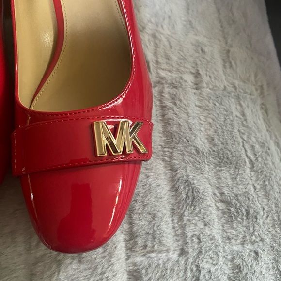 Michael Kors Patent leather shoes - Picture 10 of 11
